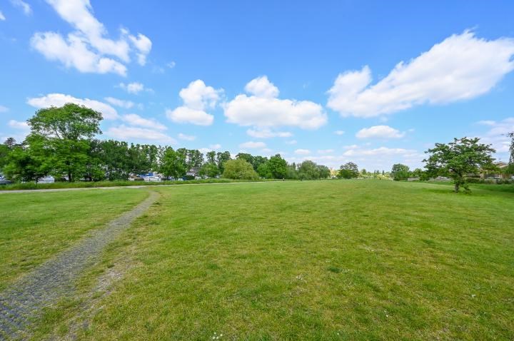 Aits View, Victoria Avenue, West Molesey, Surrey, KT8