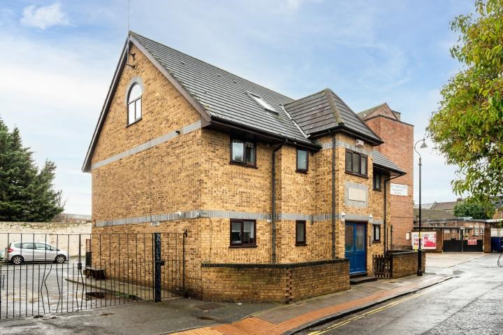 One Bedroom Flat in Shakespeare Court