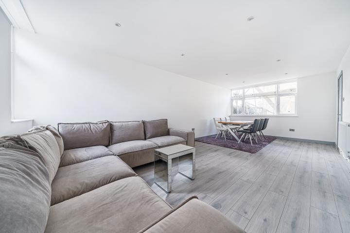 Lovely Six Bedroom House