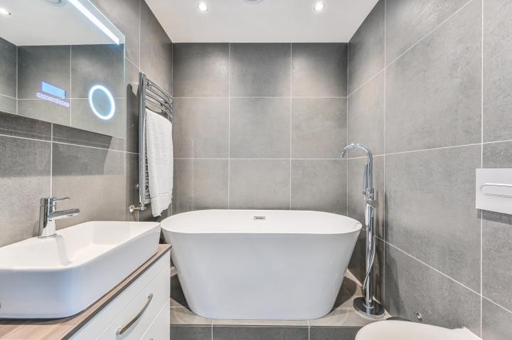 Orbis Wharf, Bridges Court Road, London, SW11