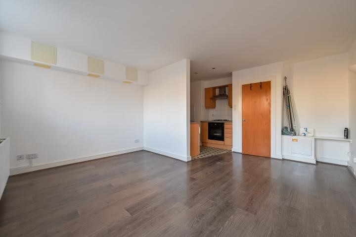 Kingsbridge Court, Dockers Tanner Road, London, E14