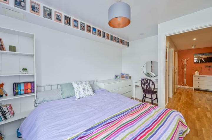 Aits View, Victoria Avenue, West Molesey, Surrey, KT8