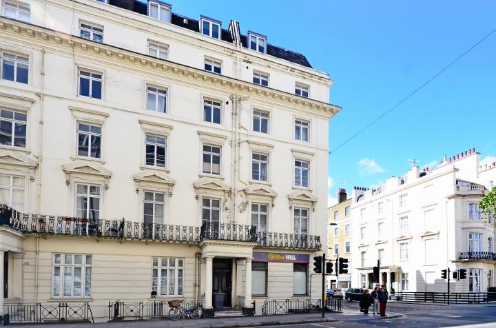 Gorgeous Two Bedroom Third Floor Flat