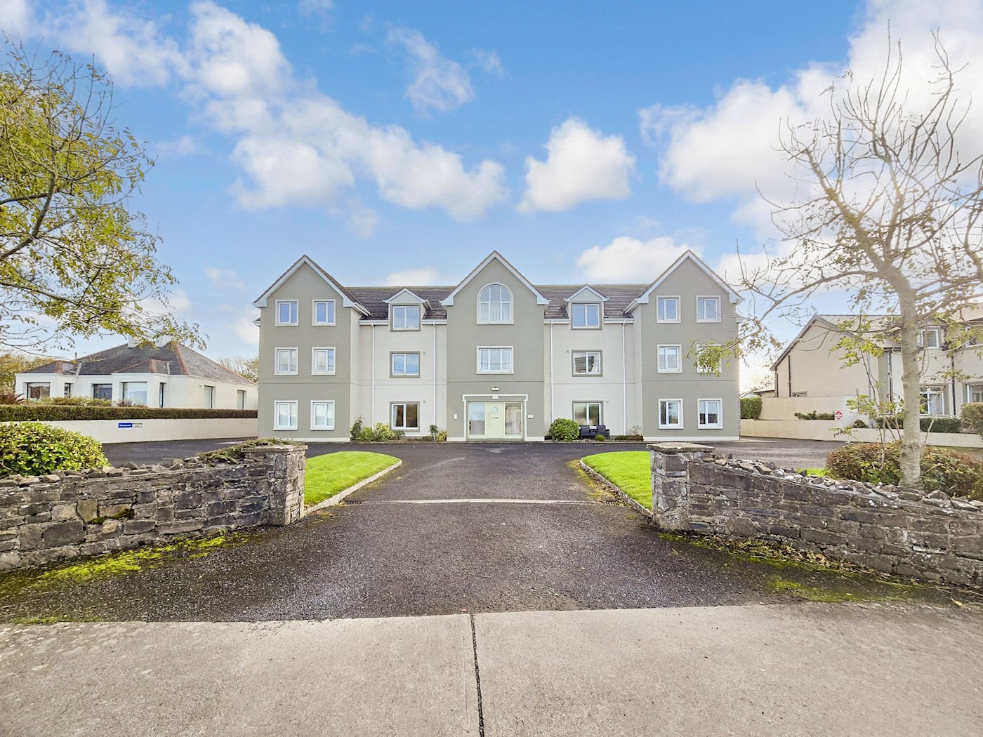 12 Bayview Court, Main Street, Enniscrone, Co. Sligo, F26 A8P6 1/13