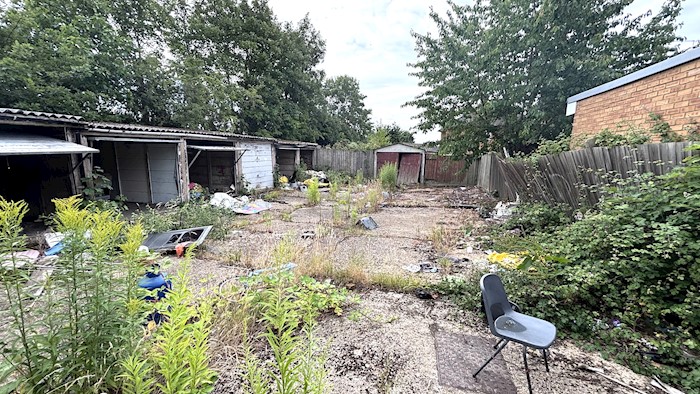Garage Compound at Long Readings Lane, Slough, Berkshire SL2 1QE, United Kingdom