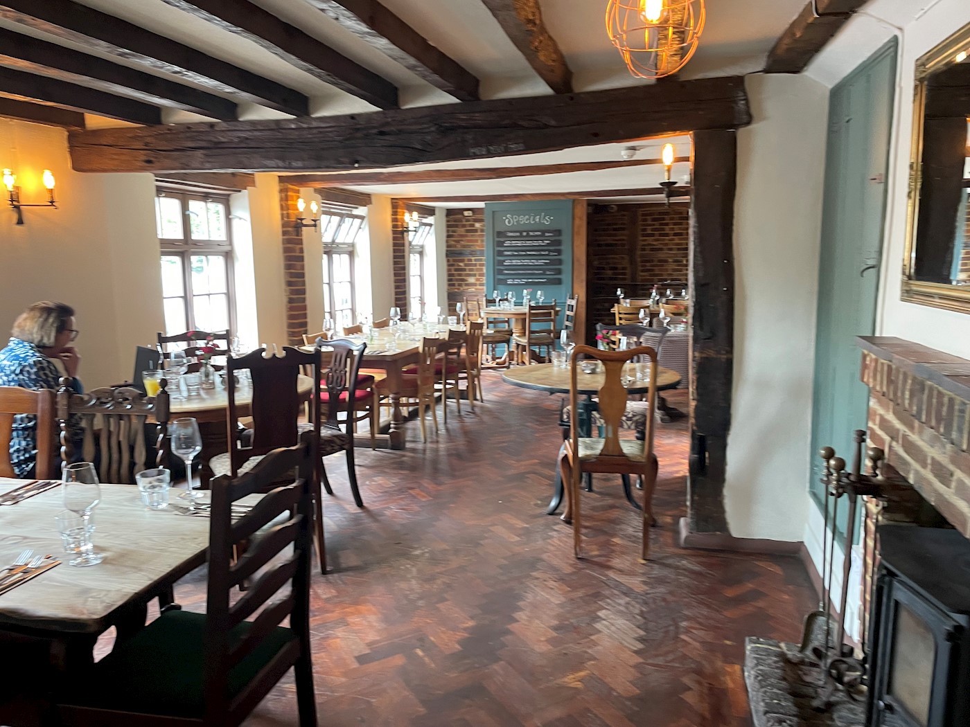 The Three Crowns, Wisborough Green, RH14 0DX