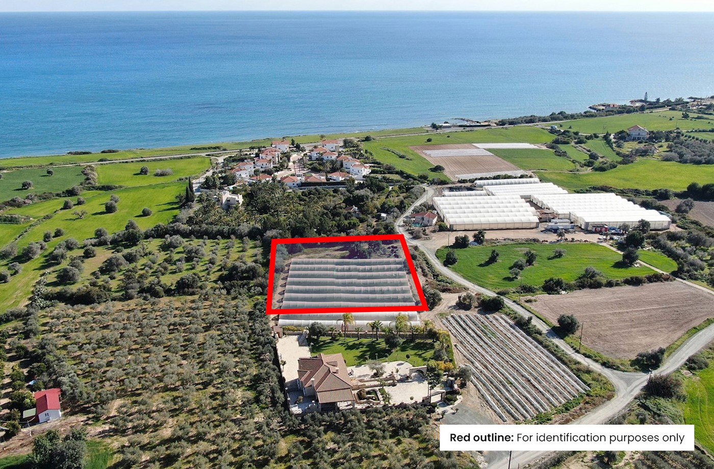 Sea view residential field in Agios Theodoros, Larnaca 1/3