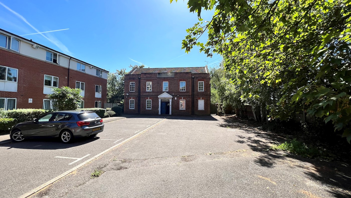 Sl1 3jb Serena Hall, Burlington Road, Slough, SL1 2JT