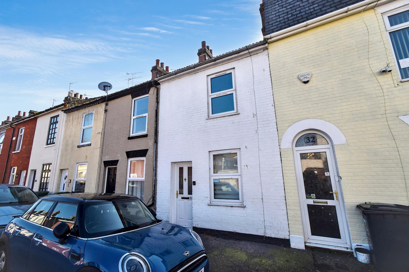 Freehold Mid-Terraced House