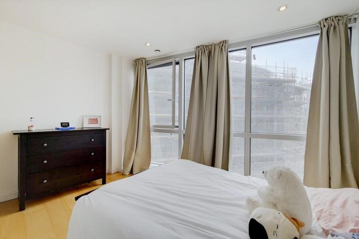 Fairmont Avenue, London, E14