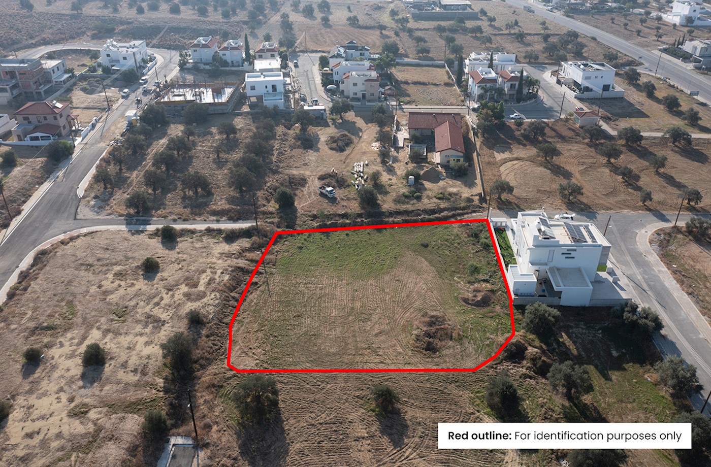 Residential Field in Tseri, Nicosia 1/3