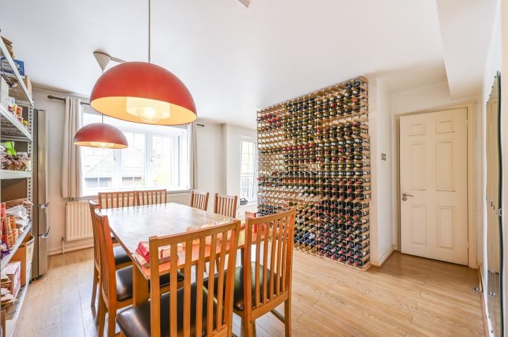 St Georges Square, London, E14