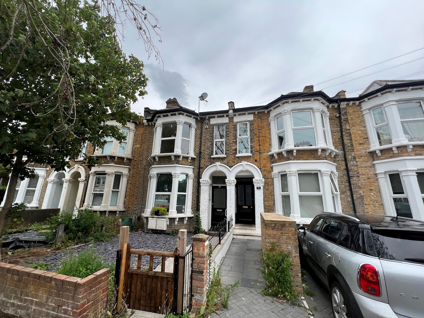 First Floor Flat, 18 St Johns Road, Anerley, SE20 7ED 1/15