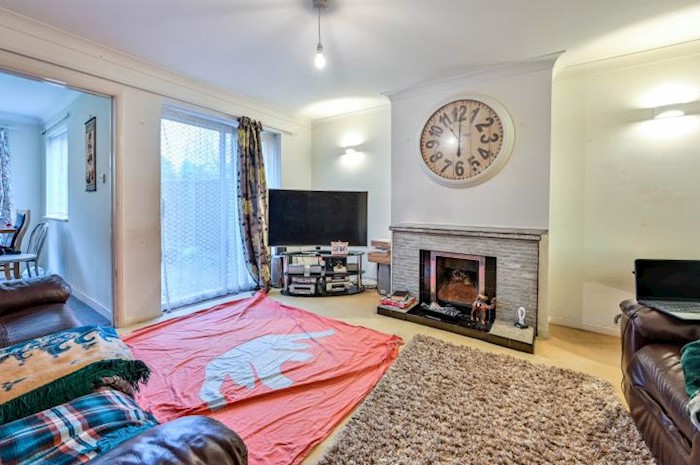 Elm Grove, Woking, Surrey, GU24, United Kingdom