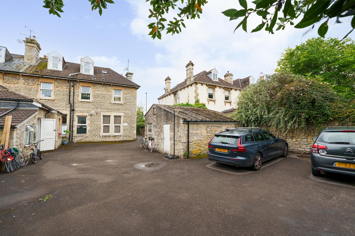 34 Newbridge Hill, Bath, BA1 3PU
