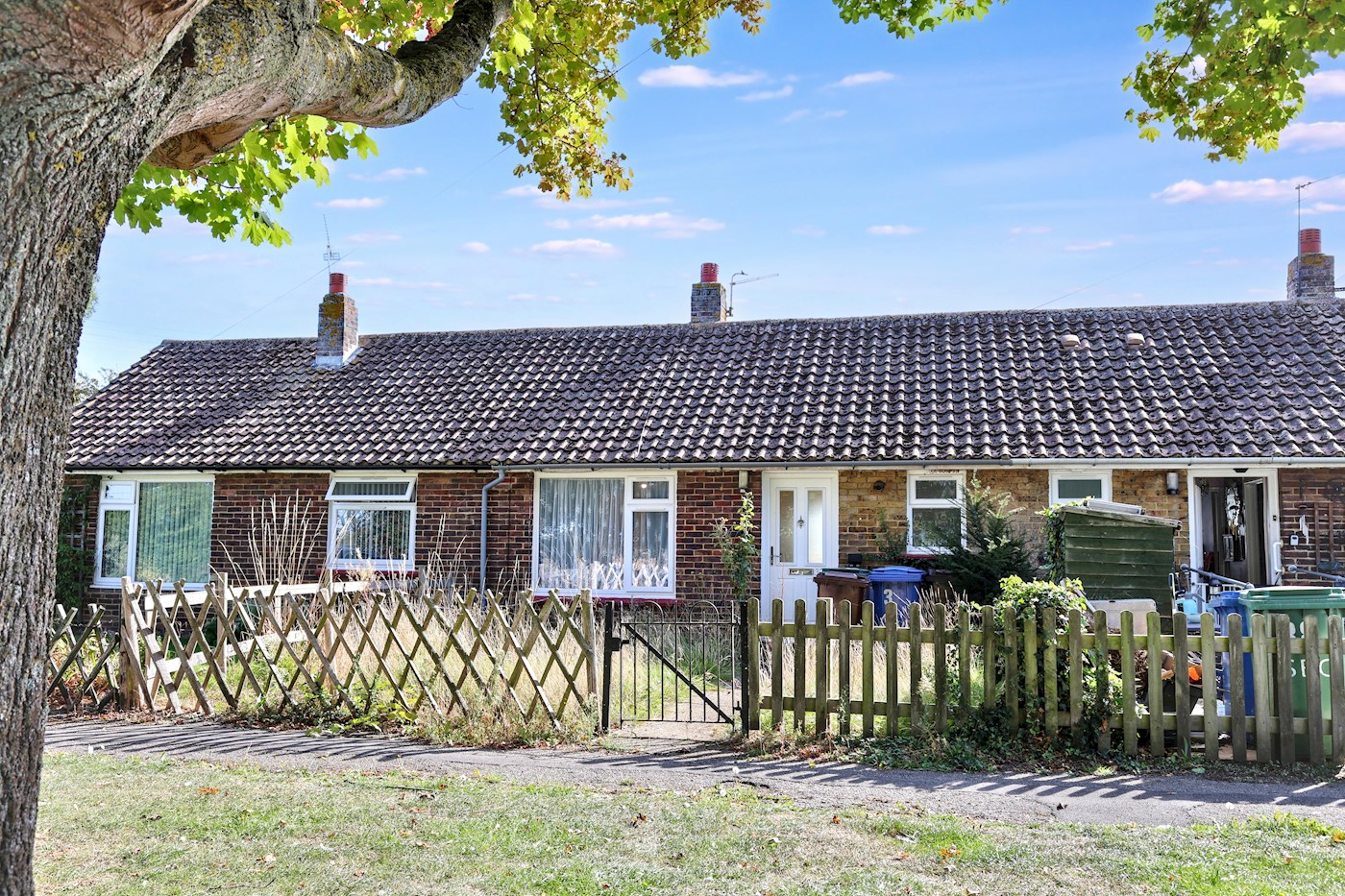Freehold Mid-Terrace Bungalow