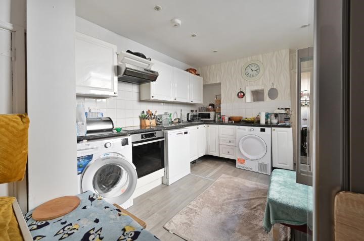 29 Cassio Road, Watford, WD18