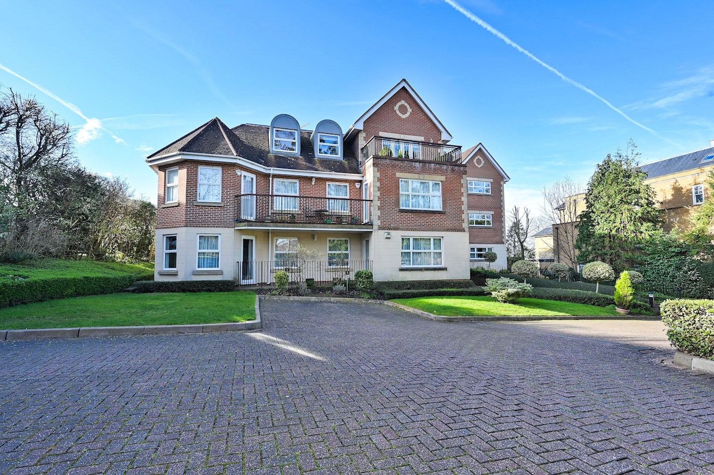 Luxurious Two Bedroom Apartment