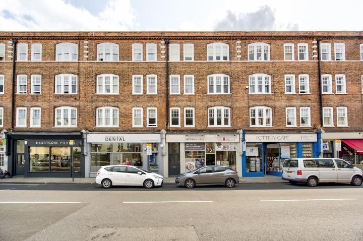 16 Kings Court Mansions, 729 Fulham Road, London, SW6 5PB 1/13