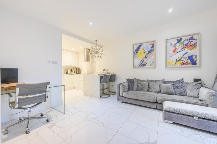 Fishguard Way, London, E16