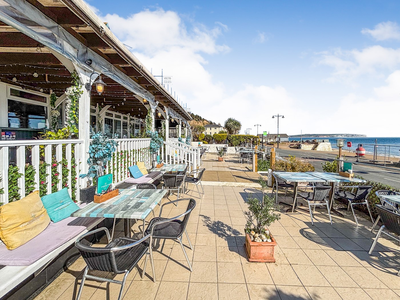 Waterfront Inn, Esplanade, Shanklin, Isle of Wight, PO37 6BN