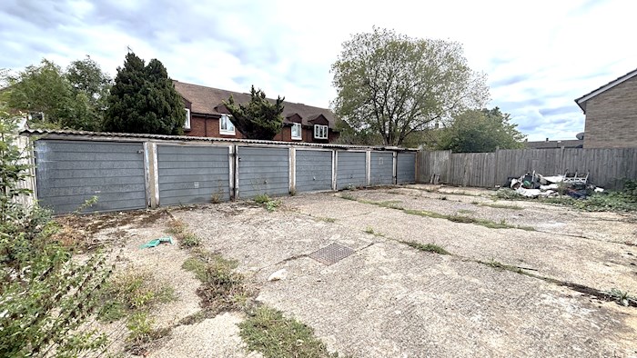 Garages at Marescroft Road, Slough SL2 2LN, United Kingdom