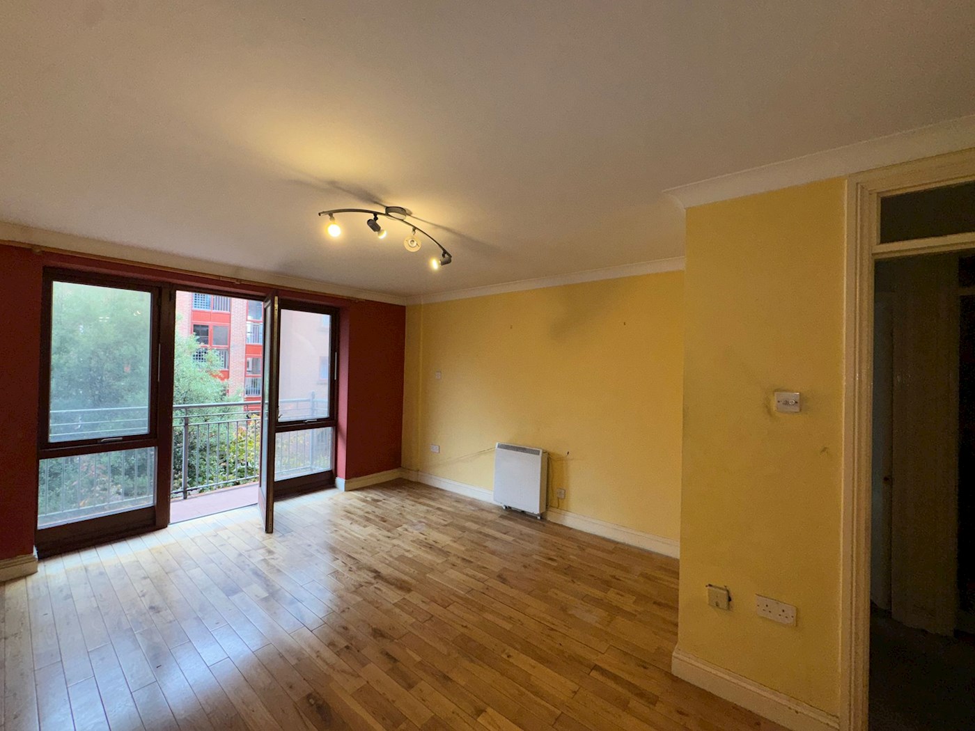 Apt 96, Block E, Blackhall Square image 4