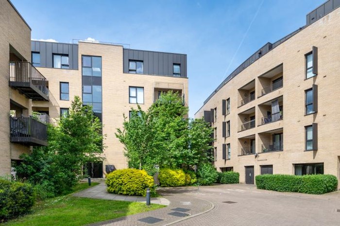 Newman Close, London, NW10, Reino Unido