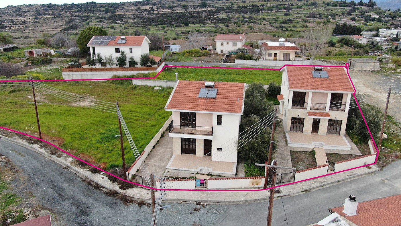 Two houses within a large residential field in Pachna, Limassol 1/19
