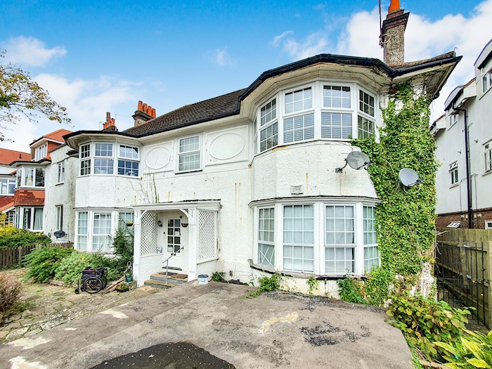 24 Russell Hill, Purley CR8 2JA, Ηνωμένο Βασίλειο