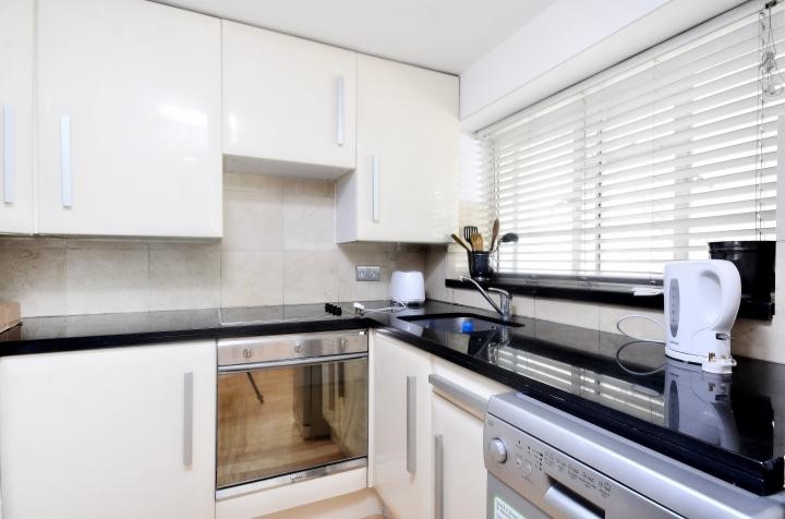 Flat A, 4-5 Hyde Park Place, Hyde Park, W2 2LH