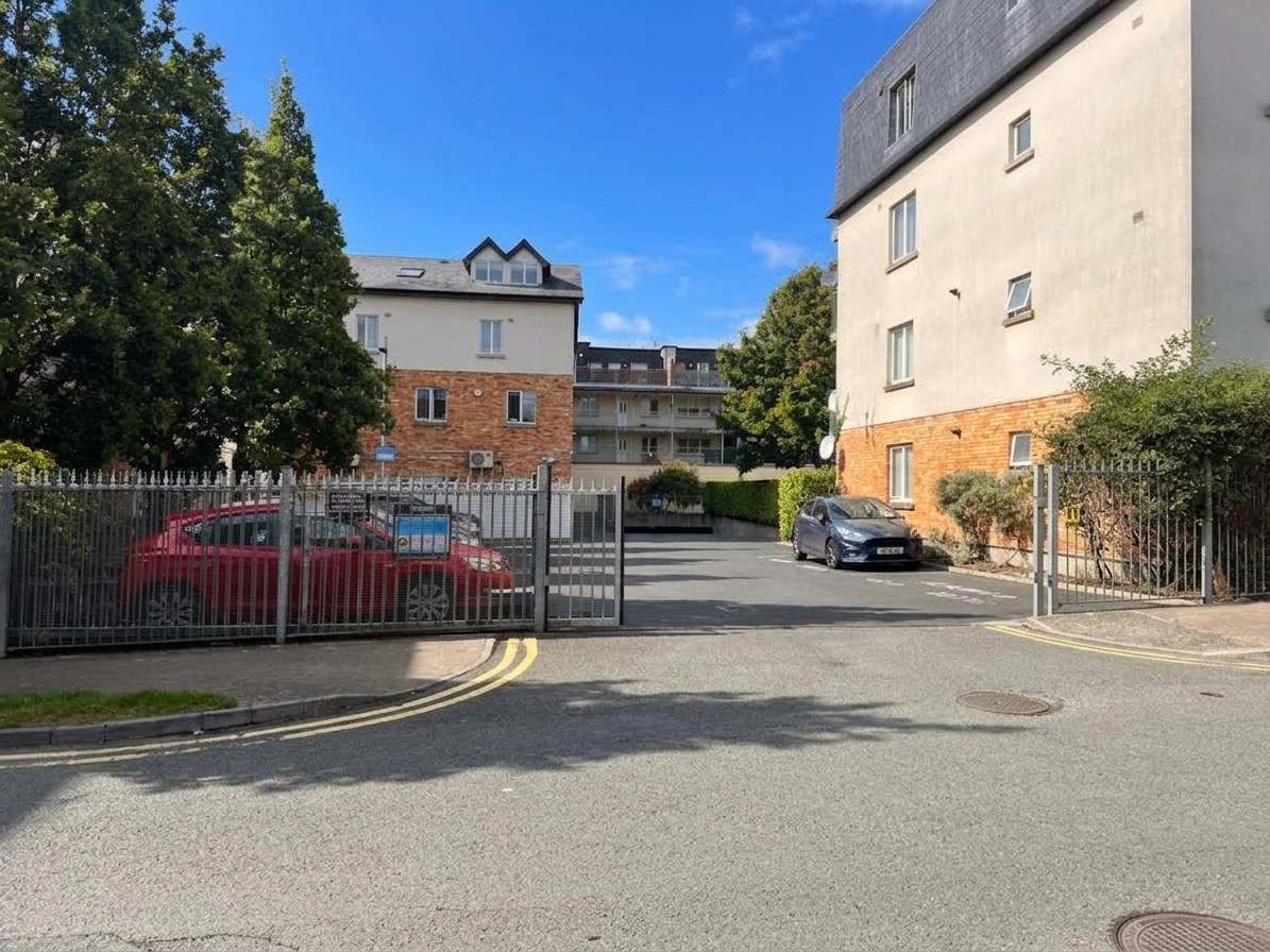 Apartment 30, Block 3, Eaton Terrace image 3
