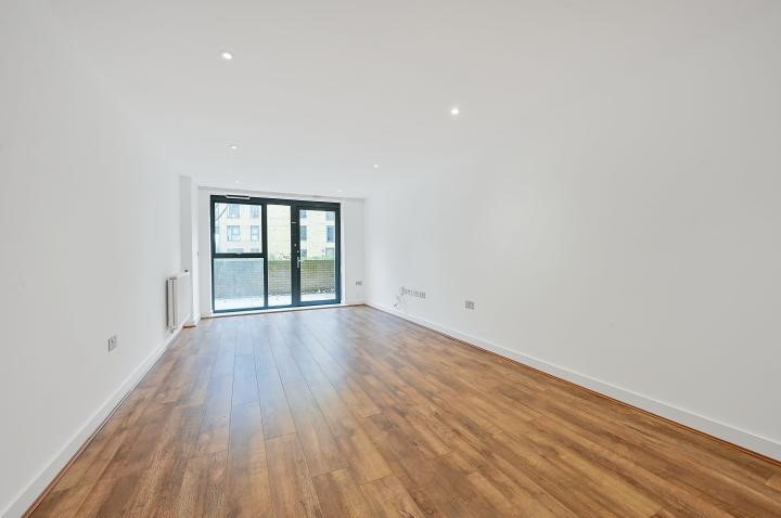 3 Redwell House, Singapore Road, London, W13