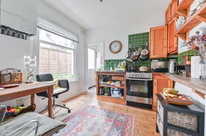 Fallsbrook Road, London, SW16