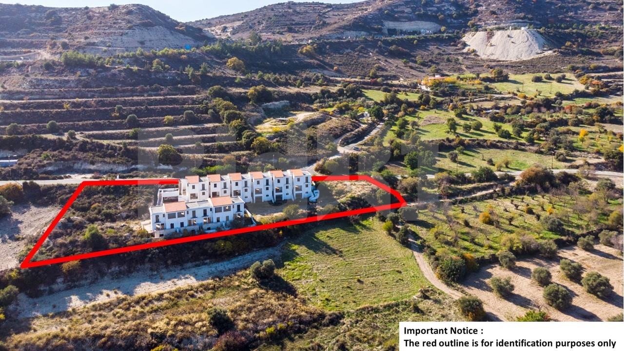Incomplete Houses and Agricultural field in Lefkara Village, Leukara, Larnaca 1/8