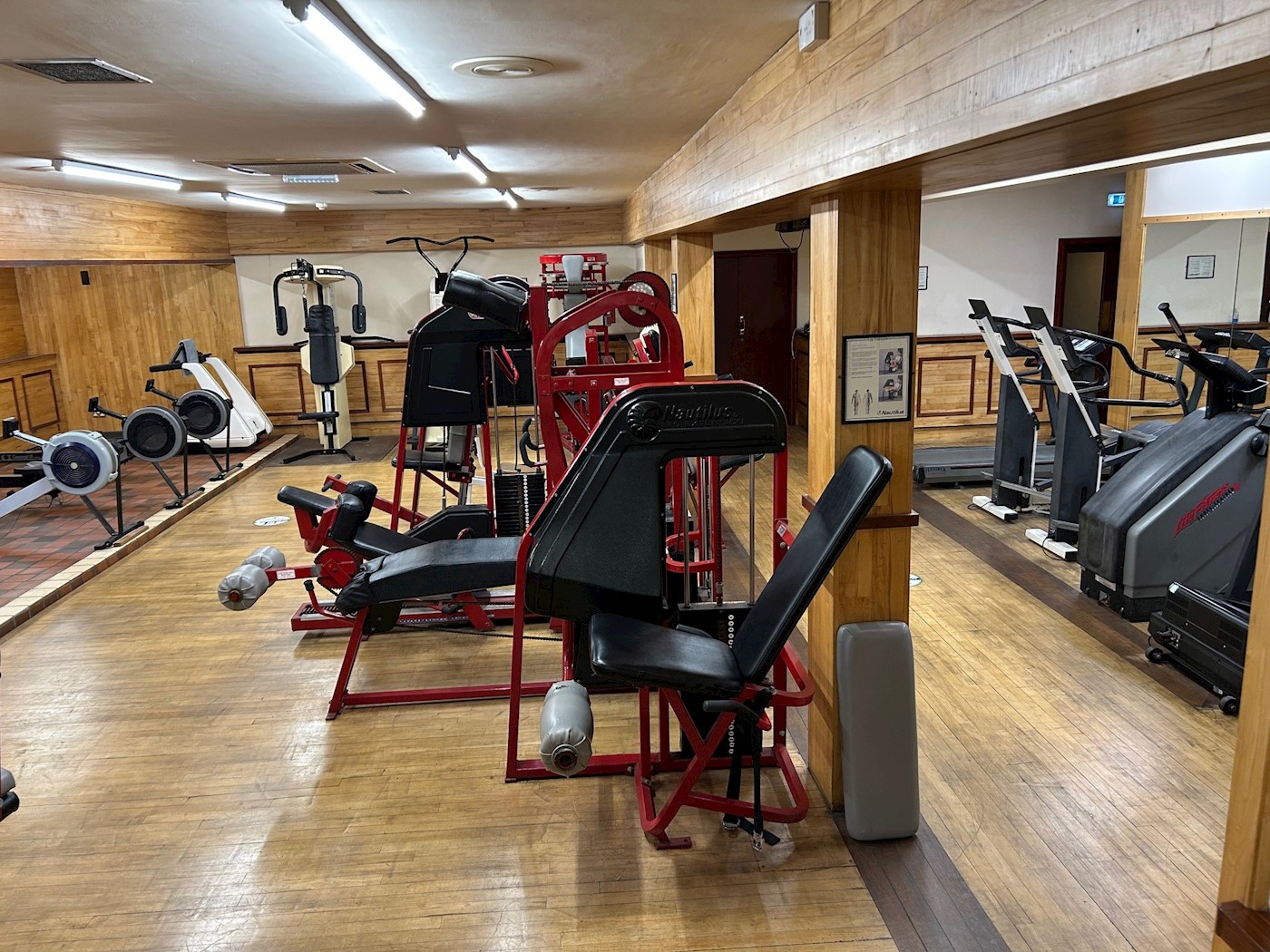 Bell & Spa Hotel, 46 Market Place, Driffield, YO25 6AN