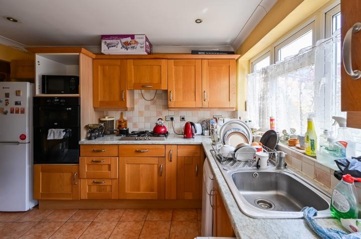 19 Edinburgh Road, London, E17