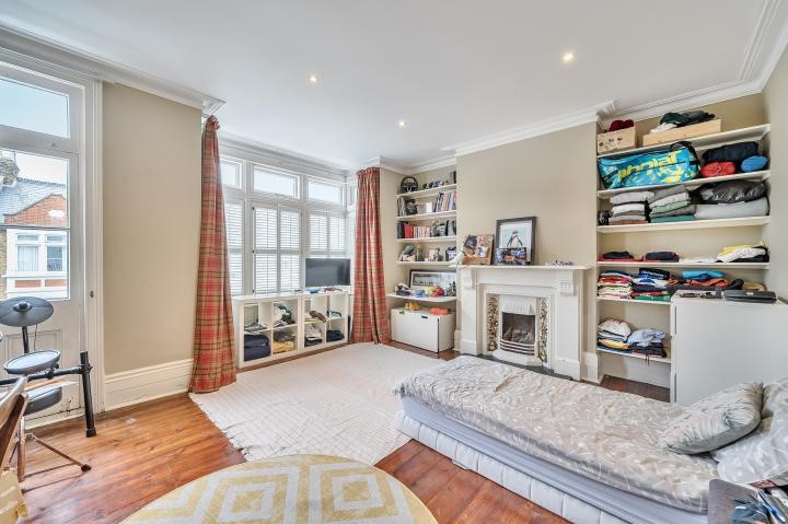 Gowan Avenue, London, SW6