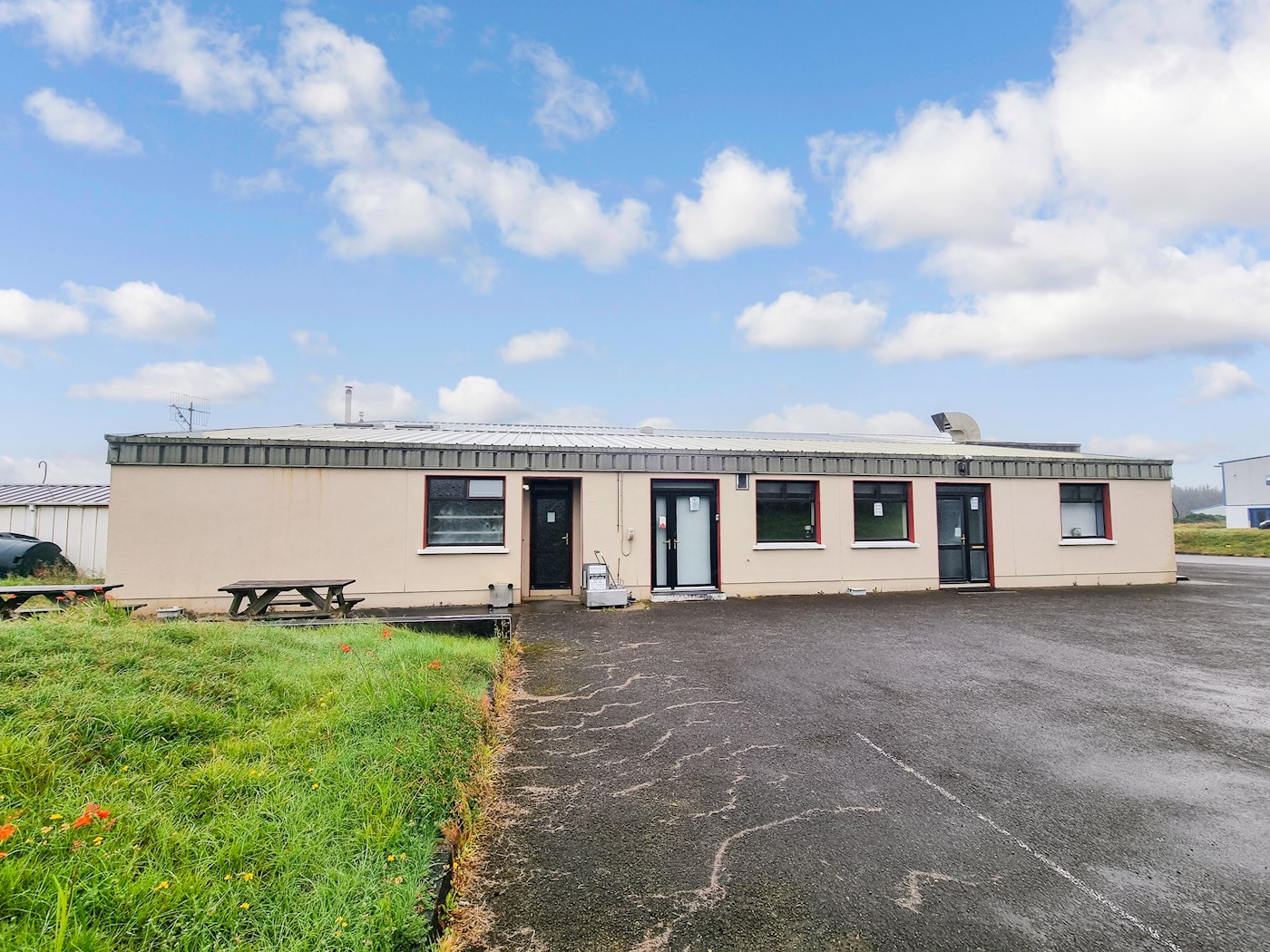 Unit 2, Ballinaboula Industrial Estate, Dingle, Co... - BidX1