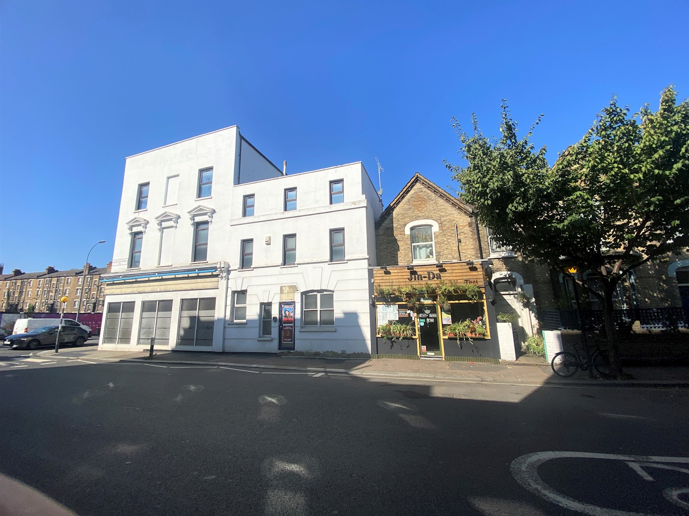 1 / 1A Studland Street, Hammersmith, London, W6 0J... BidX1