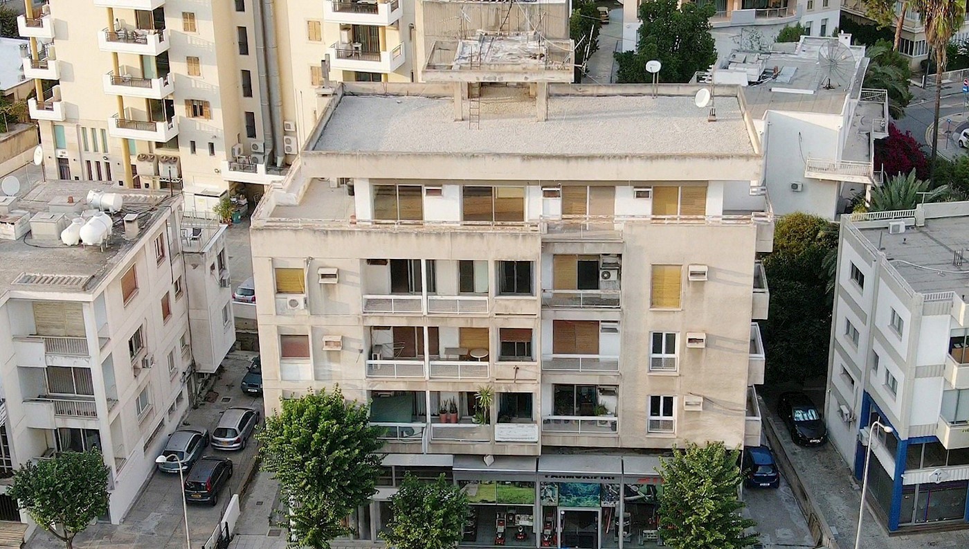 Two bedroom apartment in Agios Antonios, Nicosia 1/2