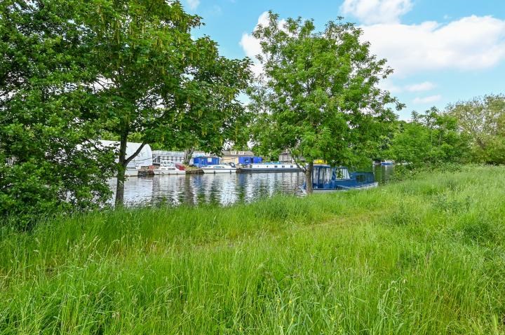 Aits View, Victoria Avenue, West Molesey, Surrey, KT8