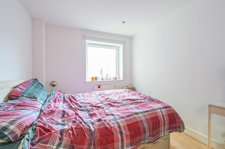 Wards Wharf Approach, London, E16