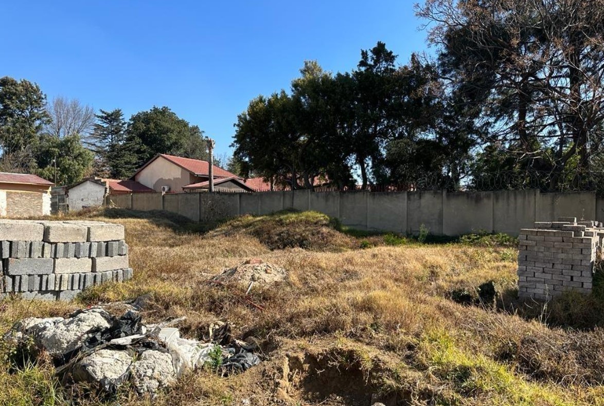 4 Rhodes Avenue, Parkhill Gardens, Germiston, Gaut... BidX1