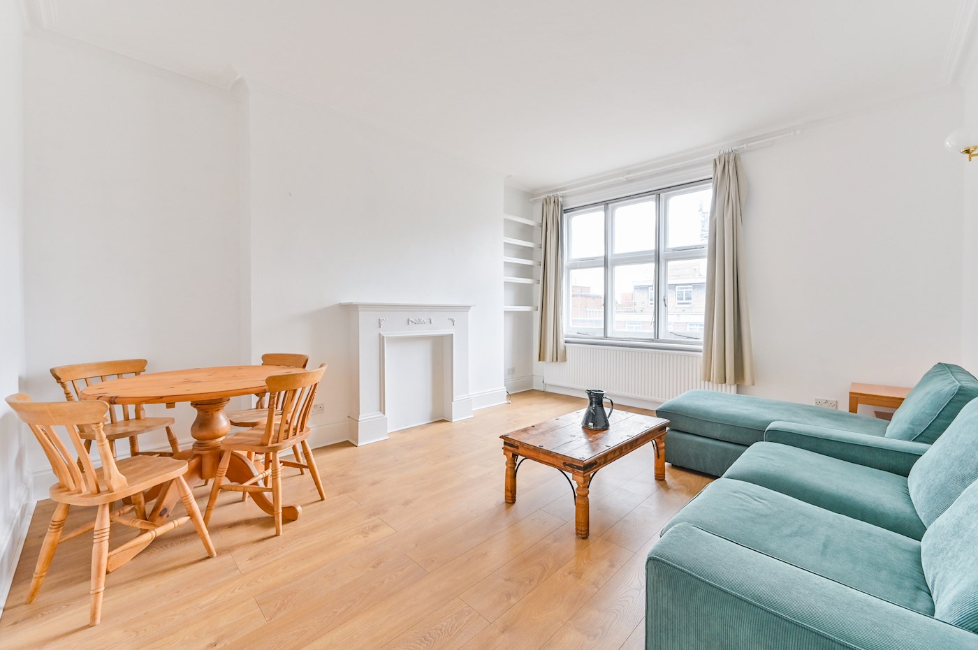 Bright and Well Presented Two Bedroom Apartment in Sought After Mansion Block
