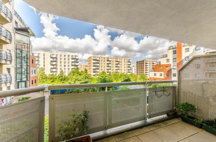 Wards Wharf Approach, London, E16