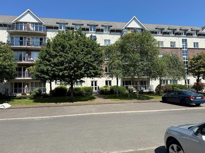 82 Hampton Square, Navan Road, Dublin, Ireland