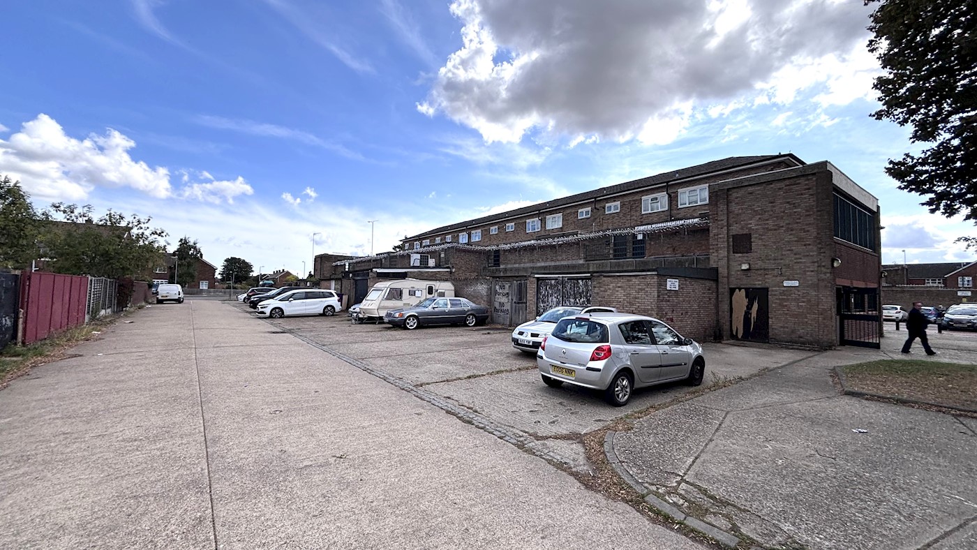 1-8,10,12,14,16 & 17 Defoe Parade, Chadwell St Mary, RM16 4QR