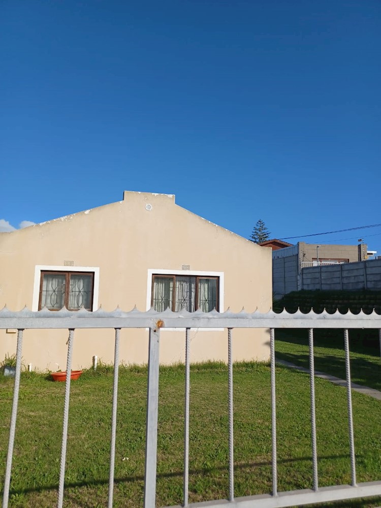 42 Elfin Village, Heathfield, Cape Town, Western C... BidX1