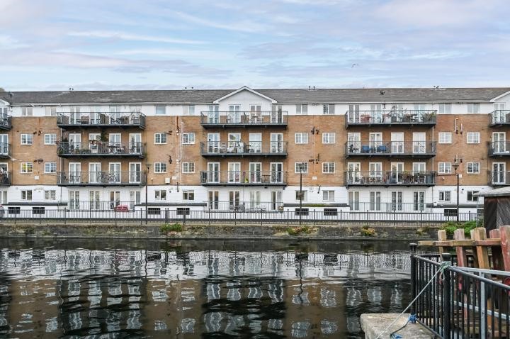 Kingsbridge Court, Dockers Tanner Road, London, E14